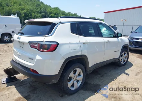 2018 Jeep Compass Latitude 4X4 из США, поврежденный, VIN 3C4NJDBB5JT256809